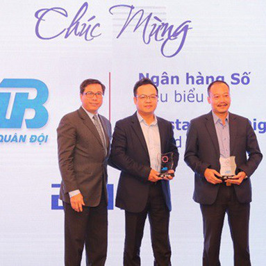 MB liên tiếp được vinh danh 2 giải thưởng “Ngân hàng số tiêu biểu” và “Ngân hàng cộng đồng tiêu biểu” năm 2018