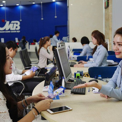 MBBank báo lãi trước thuế 2.424 tỷ đồng trong quý 1, thu nhập từ dịch vụ tăng đột biến