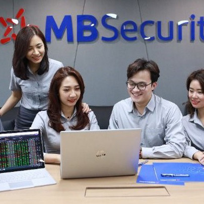 MBS nhận cú đúp tin vui: Kết quả xếp hạng tín nhiệm A- và lọt top 10 công ty tuyển dụng trong lĩnh vực tài chính được yêu thích nhất Việt Nam