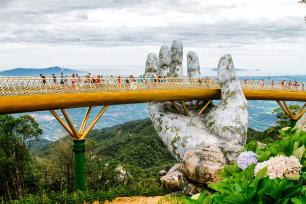 Mê mẫn với dự án cây cầu vàng trên đỉnh Bà Nà, không thua kém cầu treo Langkawi Sky (Malaysia) - Ảnh 2.