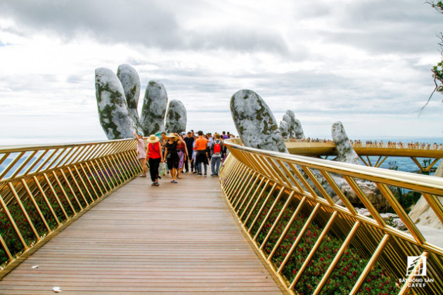 Mê mẫn với dự án cây cầu vàng trên đỉnh Bà Nà, không thua kém cầu treo Langkawi Sky (Malaysia) - Ảnh 7.