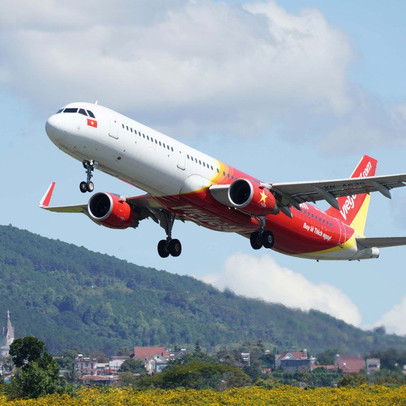 Mở lại 7 đường bay từ 10/10, Vietjet sẵn sàng đón khách trên các chuyến bay xanh, an toàn