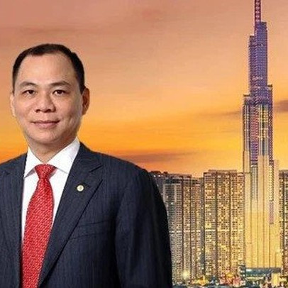 Mổ xẻ doanh thu 4,3 tỷ USD năm 2022 của Vingroup: Tỷ trọng doanh thu ngoài bán BĐS tăng mạnh, ô tô đóng góp hơn nửa tỷ USD