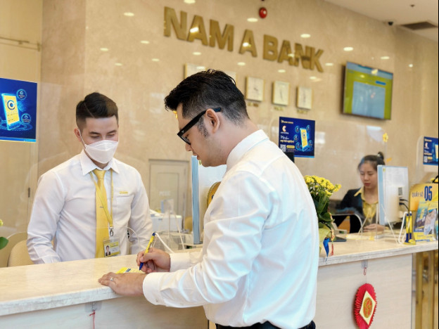 Nam A Bank triển khai mưa ưu đãi dịp Tết 2023 - Ảnh 1.