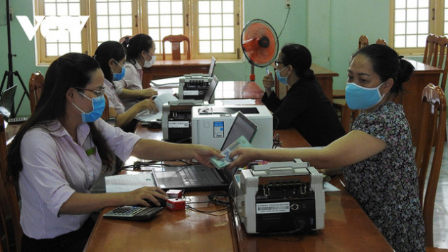 Ngân hàng ở Kon Tum cho vay khẩn cấp để ngăn tín dụng đen