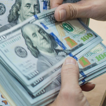Ngân hàng tiếp tục nâng tỷ giá, đẩy giá bán USD lên kịch trần