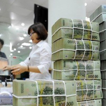 Ngân hàng tuần qua: Nhiều nhà băng tăng lãi suất huy động lên 10%, giá USD tự do mất mốc 25.000 đồng