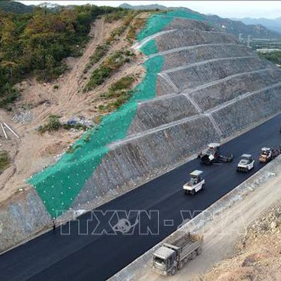 Ngành giao thông cần đạt mục tiêu 3.000 km cao tốc vào năm 2025