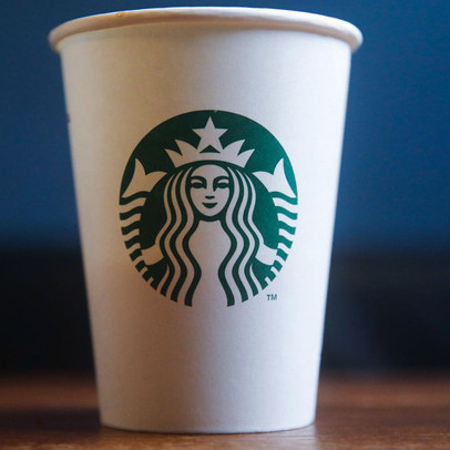 Nghệ thuật 'thao túng tâm lý người tiêu dùng' lý giải vì sao 1 chiếc ly Starbucks có thể được bán với giá 20 triệu đồng