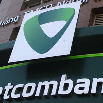 Nghịch lý Vietcombank: Kinh doanh tốt nhất hệ thống, diễn biến cổ phiếu tệ nhì ngành