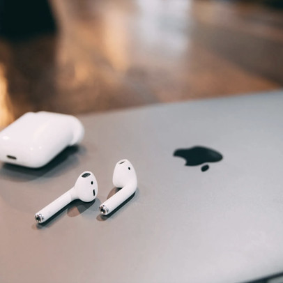 Ngoài doanh số bán iPhone chậm lại, Apple còn 'điêu đứng' trước đơn hàng 45 triệu chiếc AirPods bị đình trệ vì virus corona khi phụ thuộc hoàn toàn vào Trung Quốc