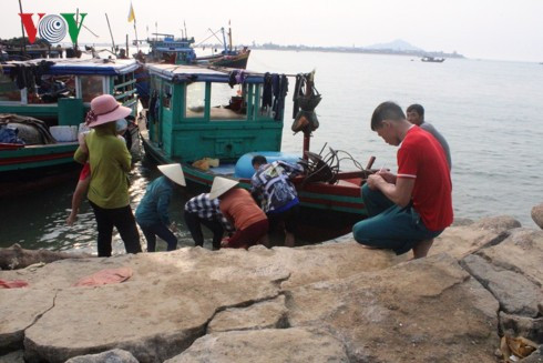 Ngư dân Hà Tĩnh thu tiền triệu mỗi ngày nhờ trúng “lộc trời” sò lụa - Ảnh 8.