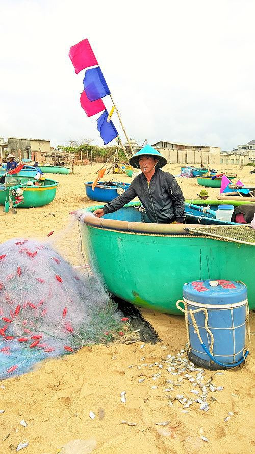 Ngư dân Vũng Tàu trúng đậm lộc biển đầu năm - Ảnh 8.