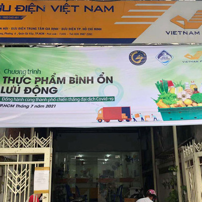 Người dân Thành phố Hồ Chí Minh có thể ra Bưu điện mua hàng thiết yếu