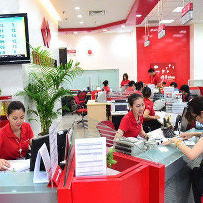 Người nhà sếp VIB và Techcombank giao dịch lượng lớn cổ phiếu