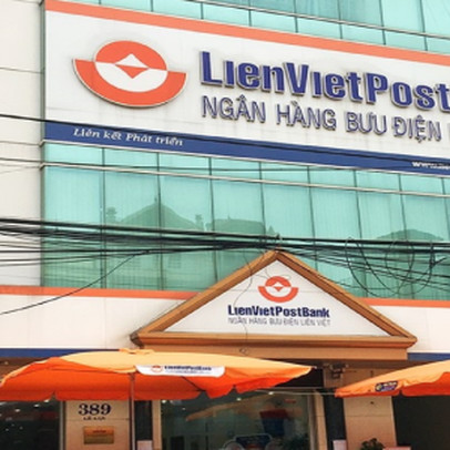 Người nhà và lãnh đạo LienVietPostBank cùng đăng ký bán cổ phiếu