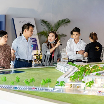 Người vay mua nhà hết "chật vật" nhờ lãi suất thấp kỷ lục 5%