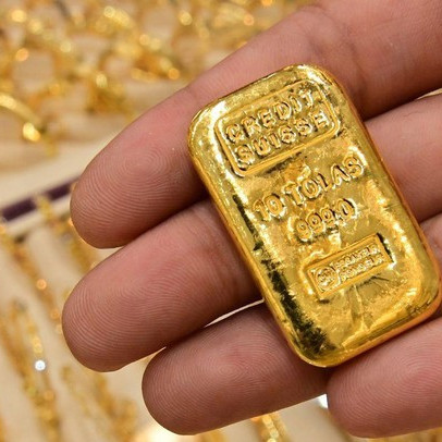 Nhà đầu tư bán mạnh, giá vàng mất mốc quan trọng 1.700USD/ounce