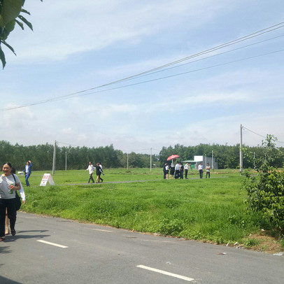 Nhà đầu tư BĐS "tay ngang" cay đắng thổ lộ: "Đầu tư nền đất hơn 1,1 tỉ đồng, sau 2 năm giảm vài trăm triệu không ai mua, tôi ngập trong nợ nần"