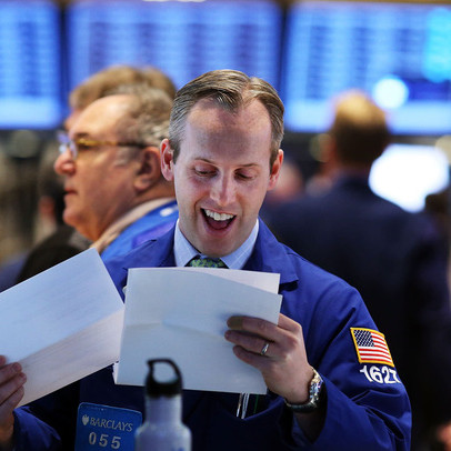 Nhà đầu tư được trấn an sau khi Mỹ và Trung Quốc sẵn sàng tái đàm phán, Dow Jones bật tăng gần 300 điểm