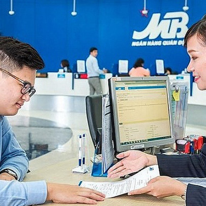 Nhà đầu tư nước ngoài ồ ạt gom cổ phiếu ngân hàng