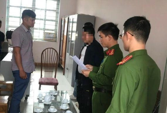 Nhận 220 triệu làm sổ đỏ, nguyên Phó Giám đốc Văn phòng đăng ký đất đai bị bắt - Ảnh 1.