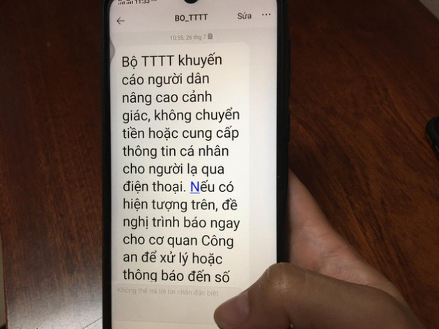  Nhân viên ngân hàng nhanh trí, ngăn chặn một vụ lừa đảo qua điện thoại - Ảnh 1.