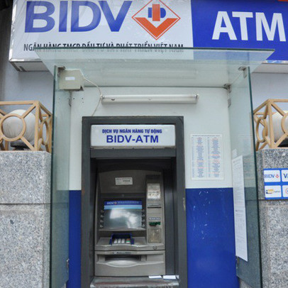 Nhiều khách hàng BIDV bỗng dưng mất tiền trong tài khoản dù thẻ ATM nằm im trong ví, ngân hàng nói gì?