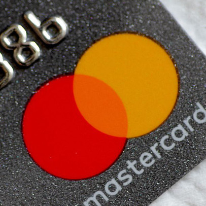 Nhiều tổ chức tài chính của Nga bị Visa và Mastercard chặn giao dịch