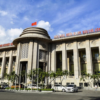 NHNN yêu cầu các ngân hàng cơ cấu lại nợ, miễn giảm lãi vay, giữ nguyên nhóm nợ cho khách hàng bị ảnh hưởng Covid-19