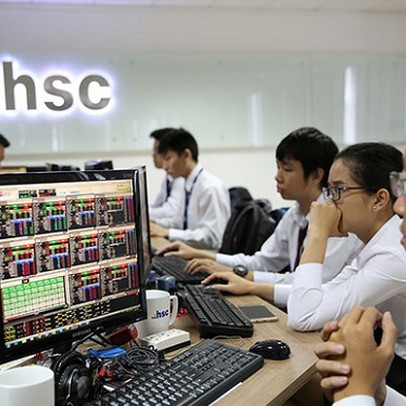 ‘Nhọc nhằn’ con đường tăng vốn của HSC