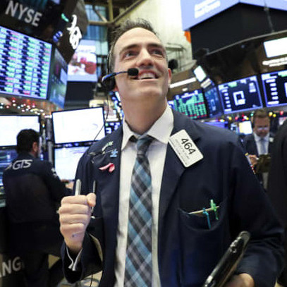 Nhóm công nghệ thăng hoa, S&P 500 và Nasdaq liên tiếp lập đỉnh