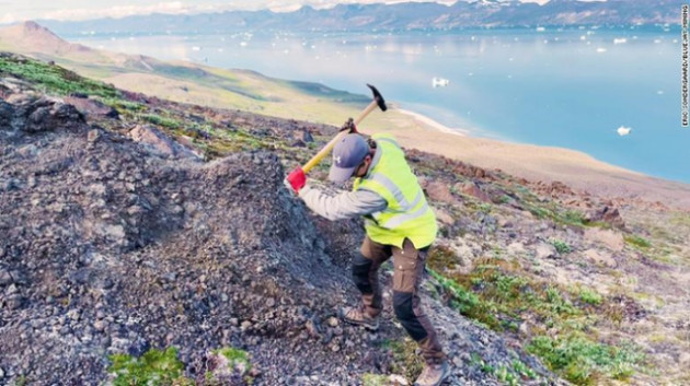 Nhóm tỷ phú Mỹ săn tìm kho báu ở đảo băng Greenland - Ảnh 1.