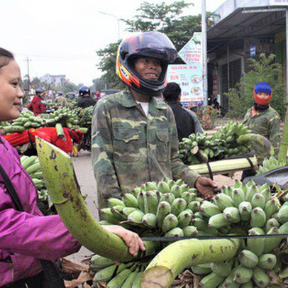 Nhộn nhịp chợ chuối vùng biên lớn nhất Quảng Trị