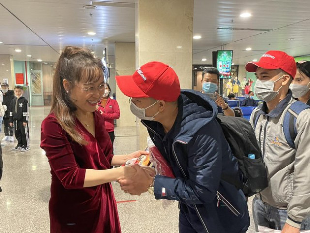 Những chuyến bay yêu thương Vietjet đưa người lao động về quê đón Tết - Ảnh 5.