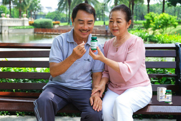 Những dấu hiệu nào báo trước cơn đột quỵ sau 50 tuổi cần lưu ý? - Ảnh 2.