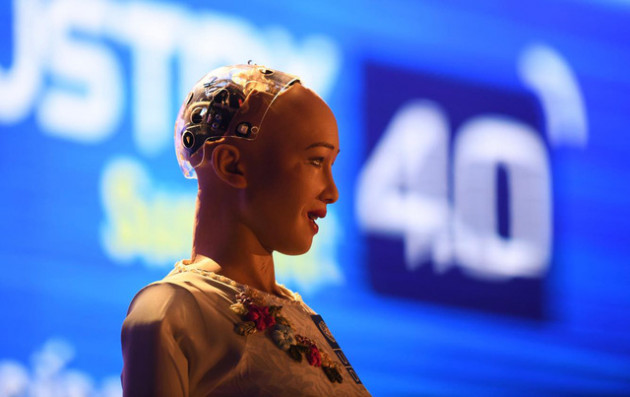 Những hình ảnh ấn tượng của Sophia - Robot có quyền con người đầu tiên tại Việt Nam trong tà áo dài - Ảnh 7.