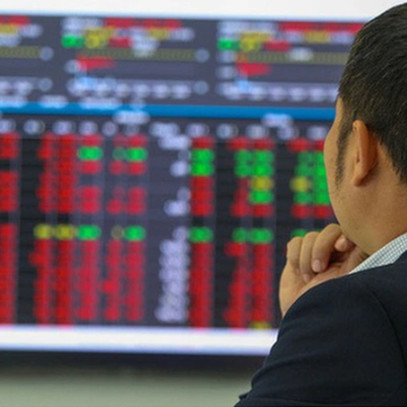 Những yếu tố nào thúc đẩy VN-Index hồi phục mỗi khi về vùng định giá thấp trong quá khứ?