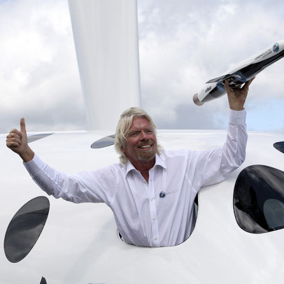 Nỗ lực "cứu sống" đế chế giải trí và du lịch, tỷ phú Richard Branson hết thế chấp đảo riêng, đến bán cổ phần trong công ty hàng không vũ trụ với kỳ vọng huy động 500 triệu USD