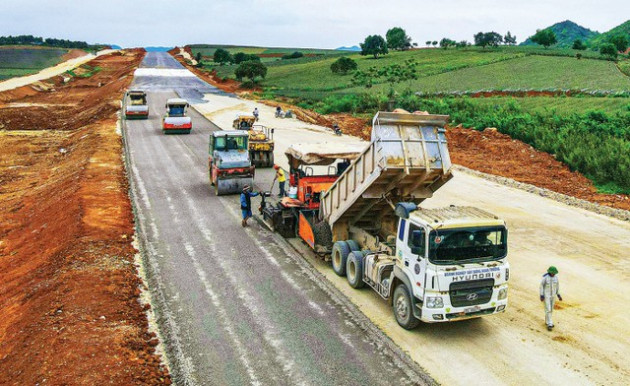 Nỗ lực vượt khó, tăng tốc đưa 4 dự án thành phần cao tốc Bắc-Nam cán đích - Ảnh 1.