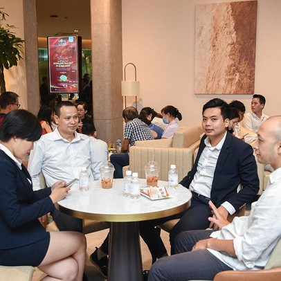 Novaland “kề vai sát cánh” với khách hàng miền Bắc