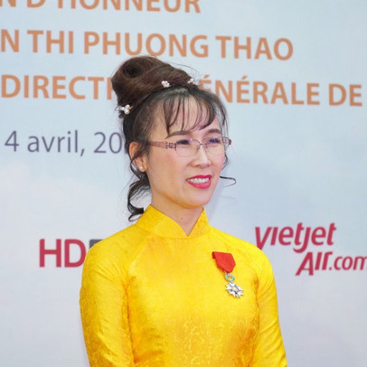 Nữ doanh nhân Nguyễn Thị Phương Thảo nhận huân chương Bắc đẩu bội tinh