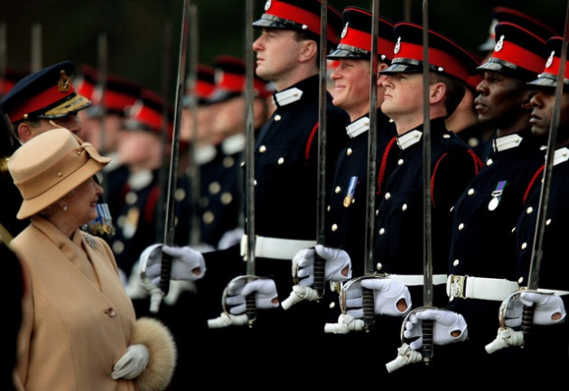 Nữ hoàng Elizabeth II và những kỷ lục thú vị - Ảnh 1.