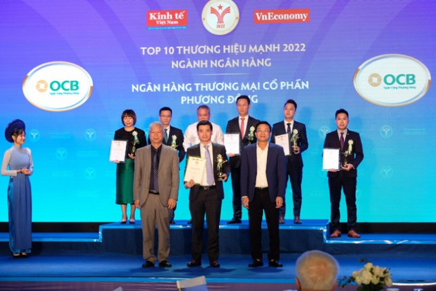 OCB lọt top 10 thương hiệu mạnh ngành ngân hàng 2022 do VnEconomy bình chọn