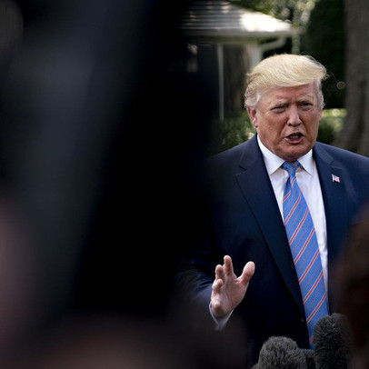 Ông Trump kiên quyết áp thuế 300 tỷ USD hàng dù các cố vấn đồng loạt phản đối?