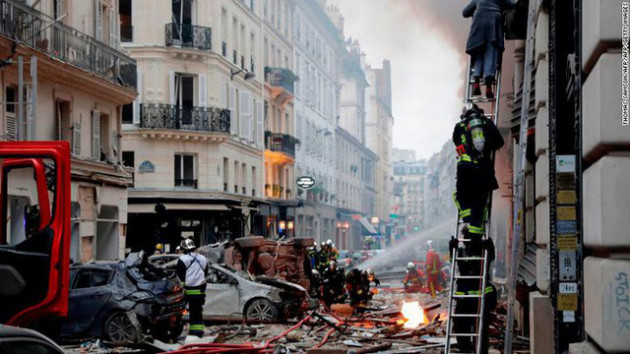 Paris: Cảnh tượng hoang tàn sau vụ nổ lớn ở trung tâm thủ đô, nhiều người bị thương - Ảnh 2.