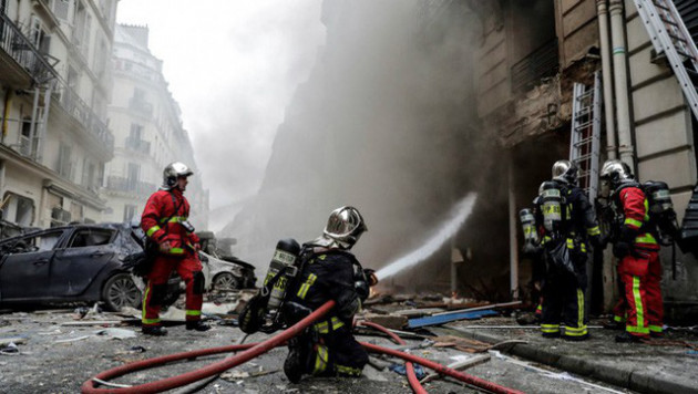 Paris: Cảnh tượng hoang tàn sau vụ nổ lớn ở trung tâm thủ đô, nhiều người bị thương - Ảnh 5.