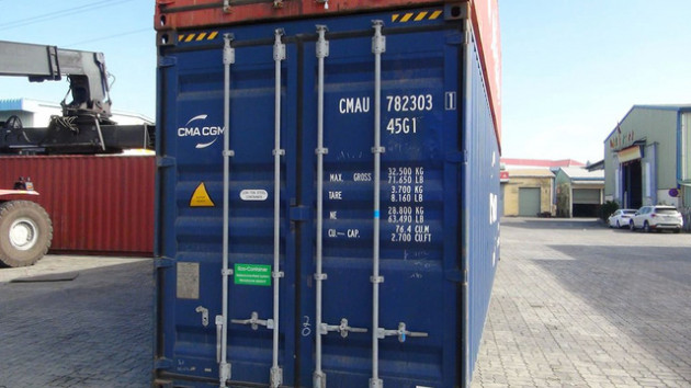 Phát hiện 2 container găng tay nghi đã qua sử dụng, nhập khẩu từ Trung Quốc - Ảnh 1.