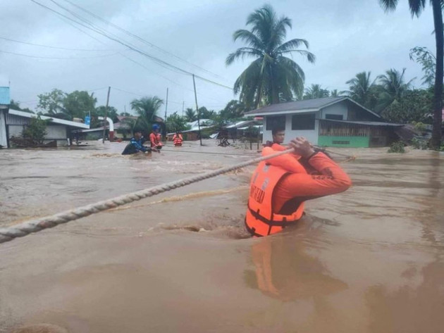 Philippines: Bão Nalgae chưa tới đã khiến 42 người chết, hàng chục người mất tích - Ảnh 2.