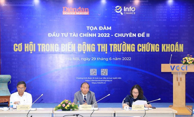 Phó Chủ tịch VCCI: Thị trường chứng khoán Việt Nam đang trong giai đoạn vàng để phát huy vai trò kênh dẫn vốn - Ảnh 1. Phó Chủ tịch VCCI: Thị trường chứng khoán Việt Nam đang trong giai đoạn vàng để phát huy vai trò kênh dẫn vốn - Ảnh 1.